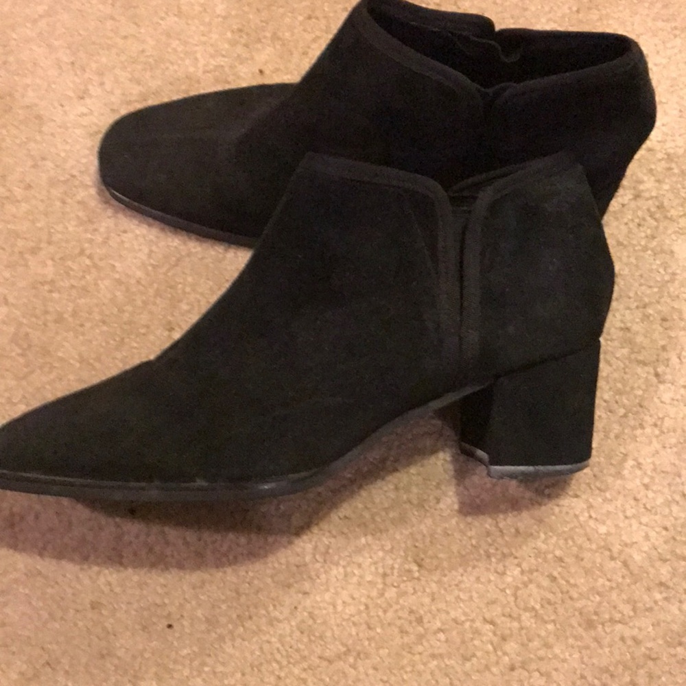 Shoes - Picture 2 of 4